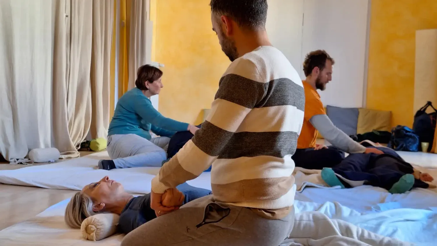 Pratica di ascolto shiatsu in gruppo